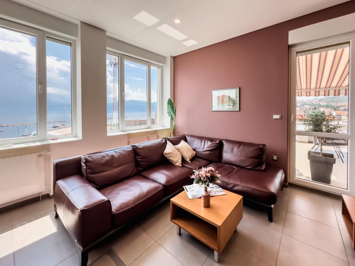 105M2 Penthouse Sea View Rijeka With Free Garage Parking Lejlighed Eksteriør billede